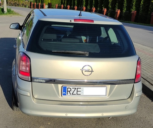 Opel Astra cena 22900 przebieg: 192400, rok produkcji 2011 z Wodzisław Śląski małe 29